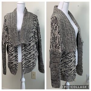 Neiman Marcus Black Tape soft chunky knit cardigan